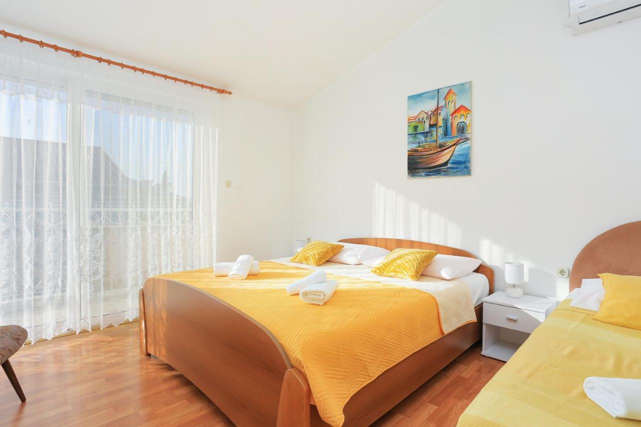 Apartments And Rooms With Parking Space Kastel Stafilic, Kastela - 18673 Luaran gambar
