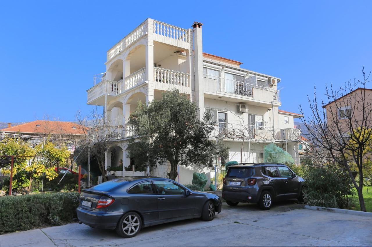Apartments And Rooms With Parking Space Kastel Stafilic, Kastela - 18673 Luaran gambar