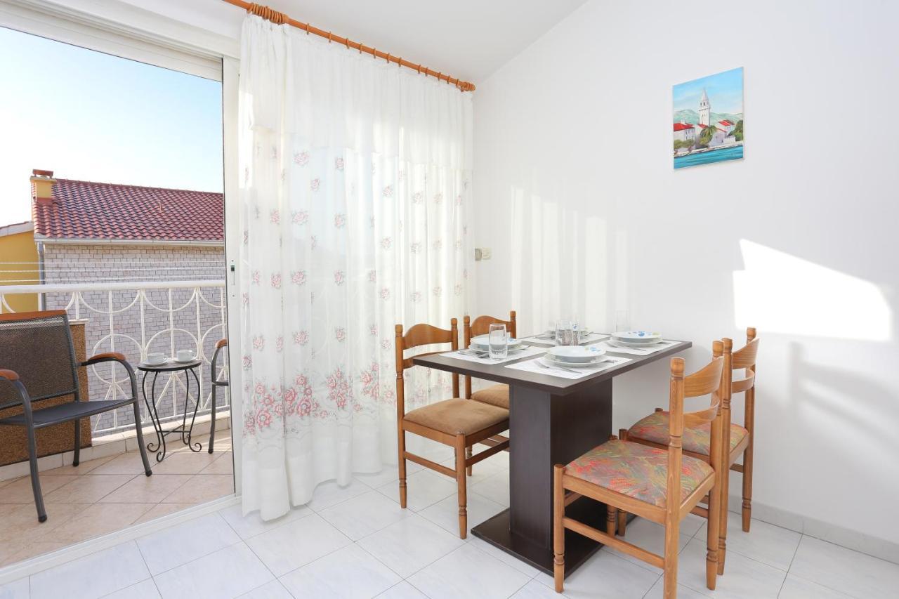 Apartments And Rooms With Parking Space Kastel Stafilic, Kastela - 18673 Luaran gambar