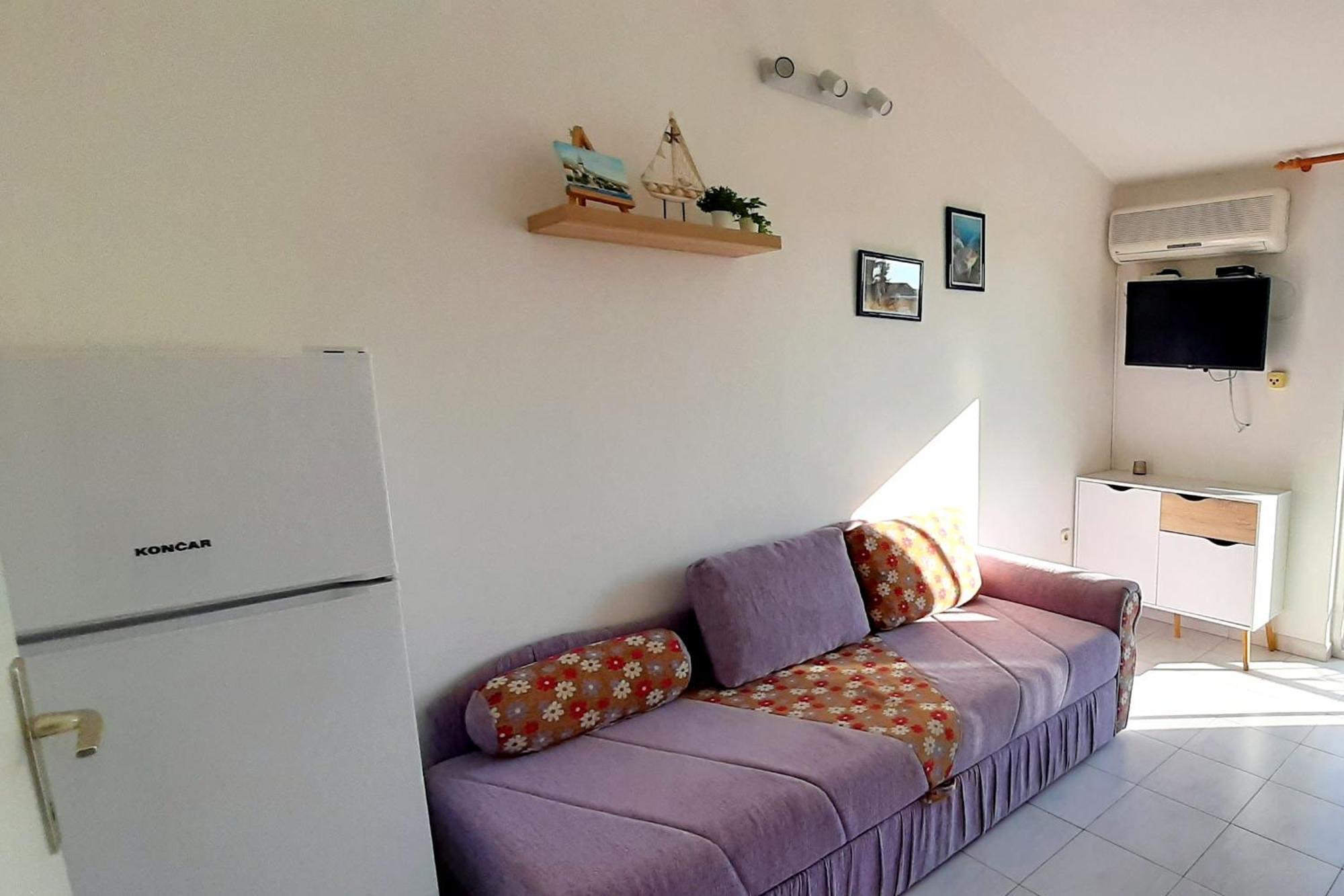 Apartments And Rooms With Parking Space Kastel Stafilic, Kastela - 18673 Bilik gambar